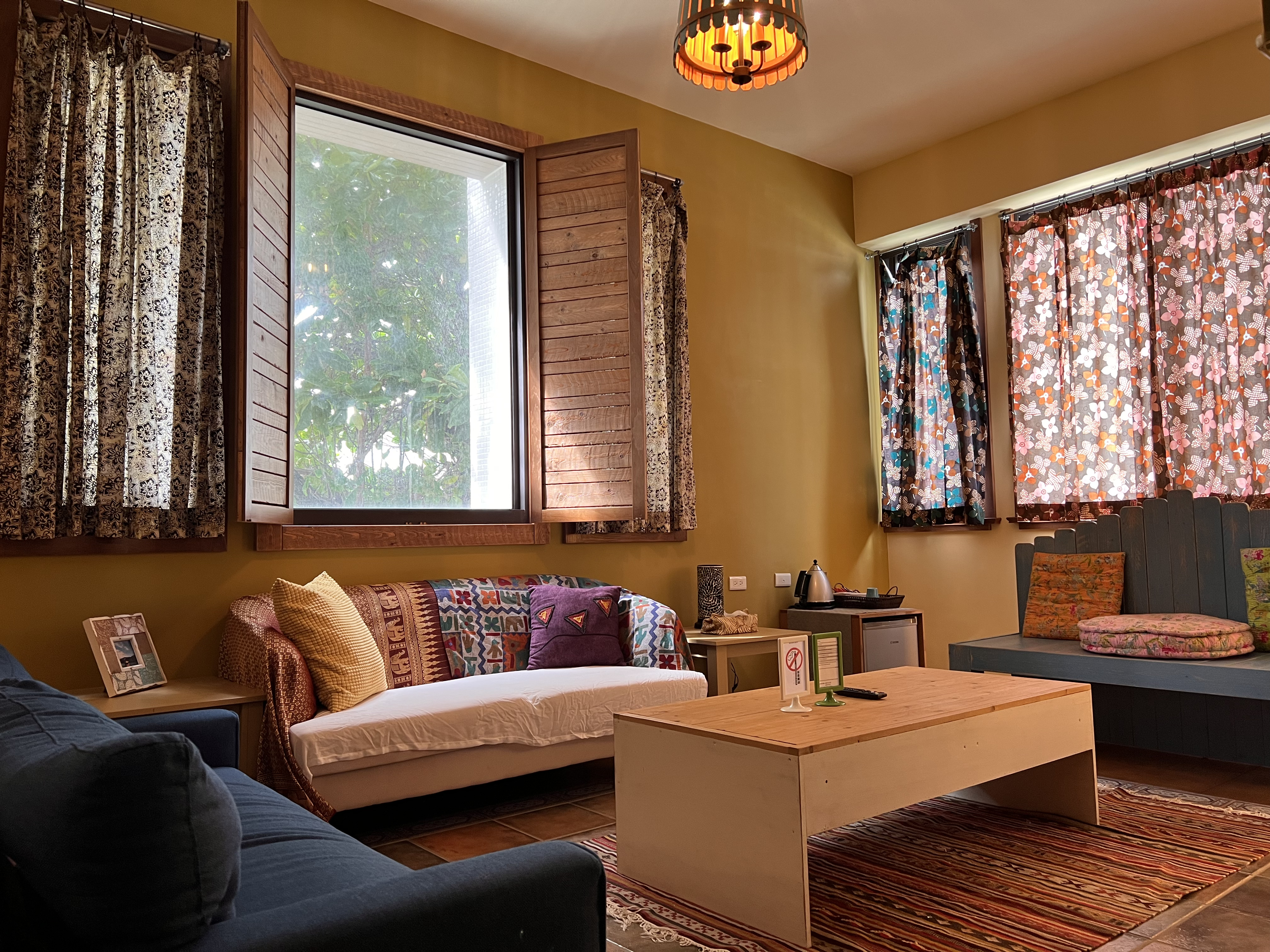 友達四人房-寬敞客廳